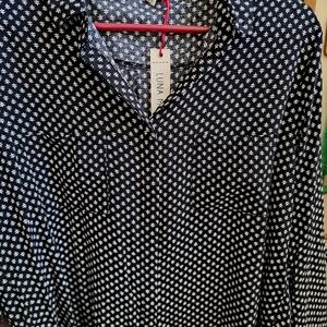 Luna Moon ladies tapered shirt. Size M black with white design
